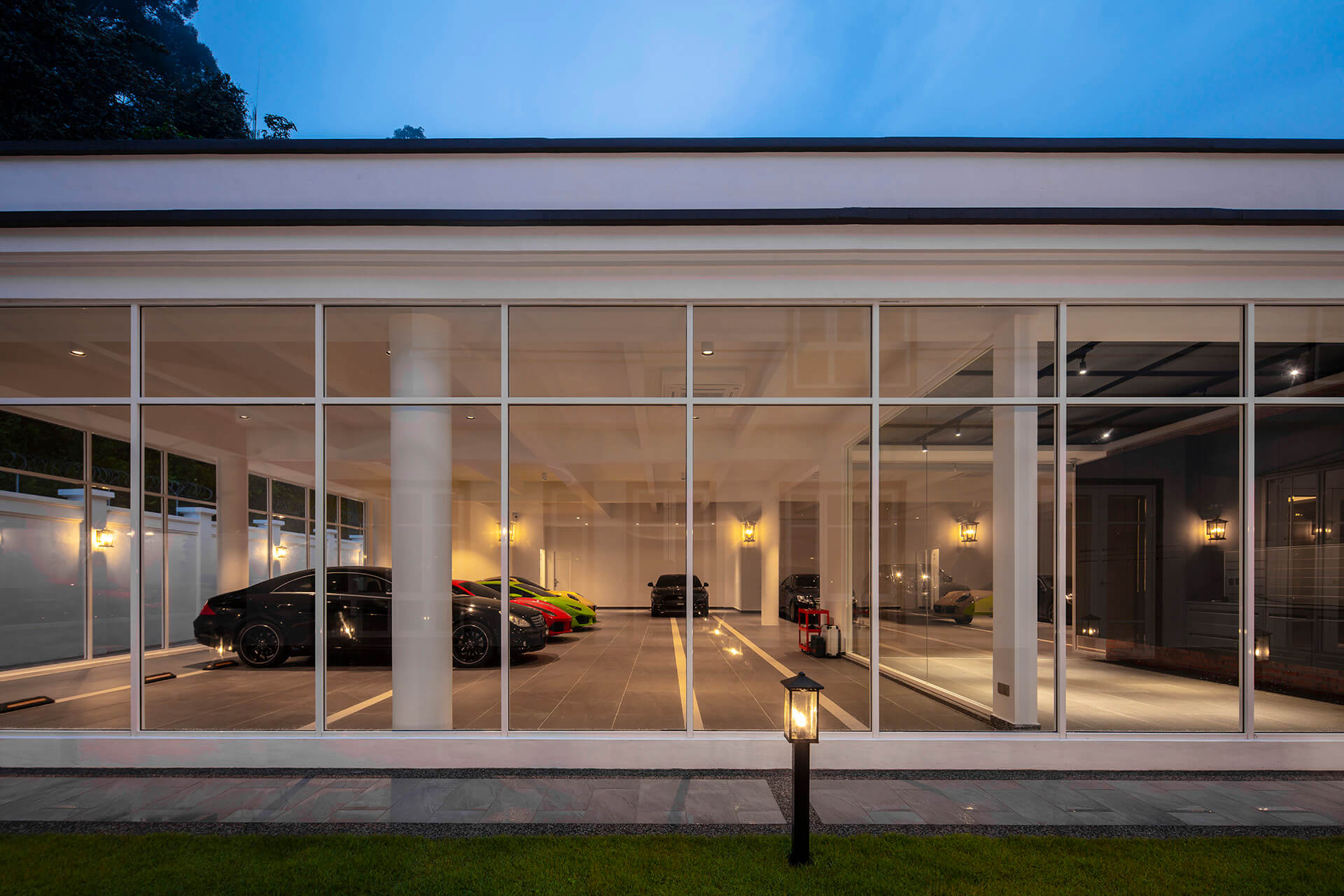 The White Mansion 13