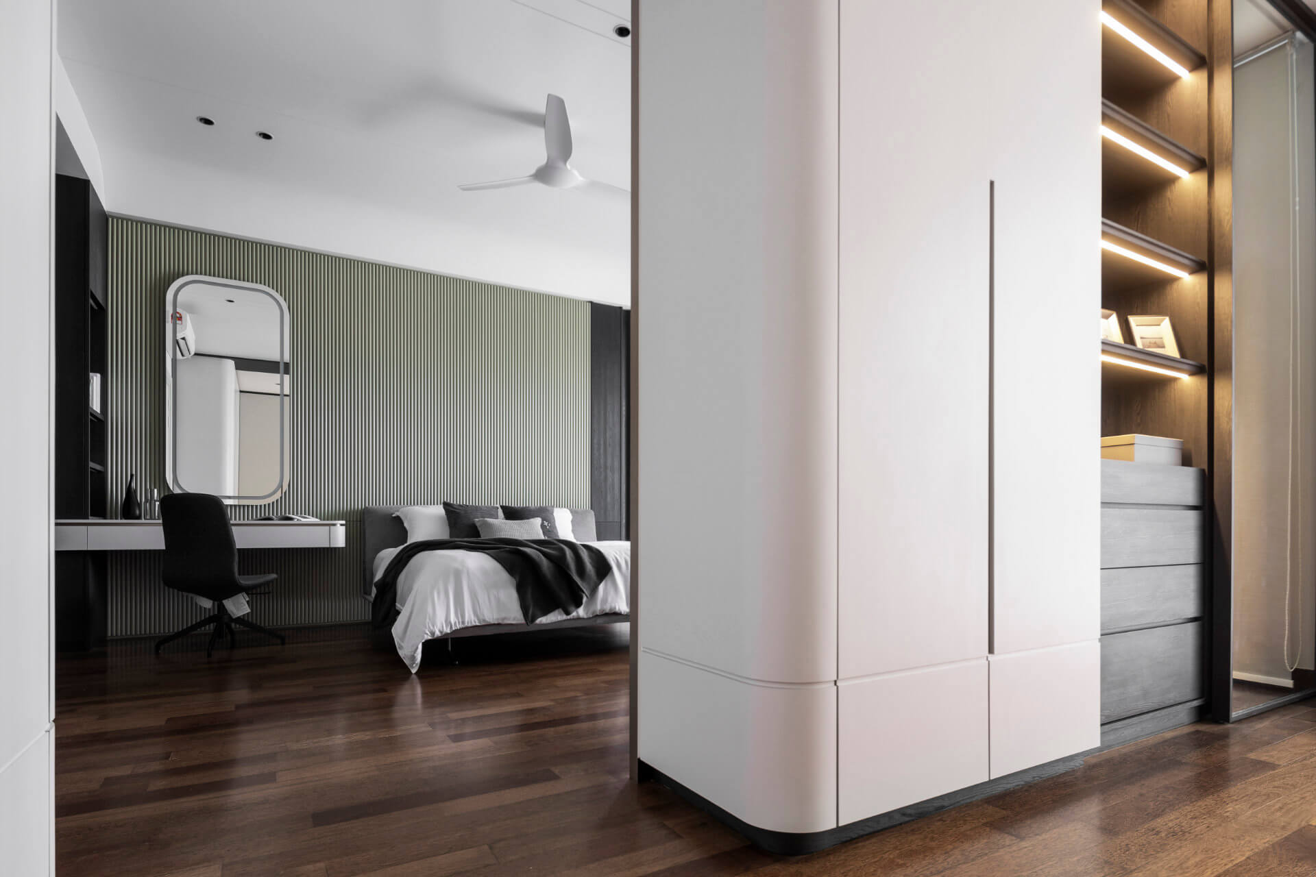 Moody Contemporary 13