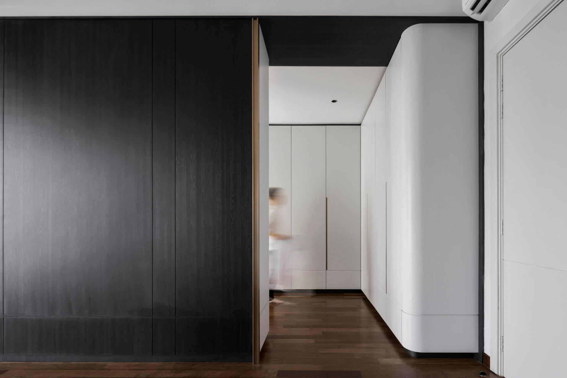 Moody Contemporary 14