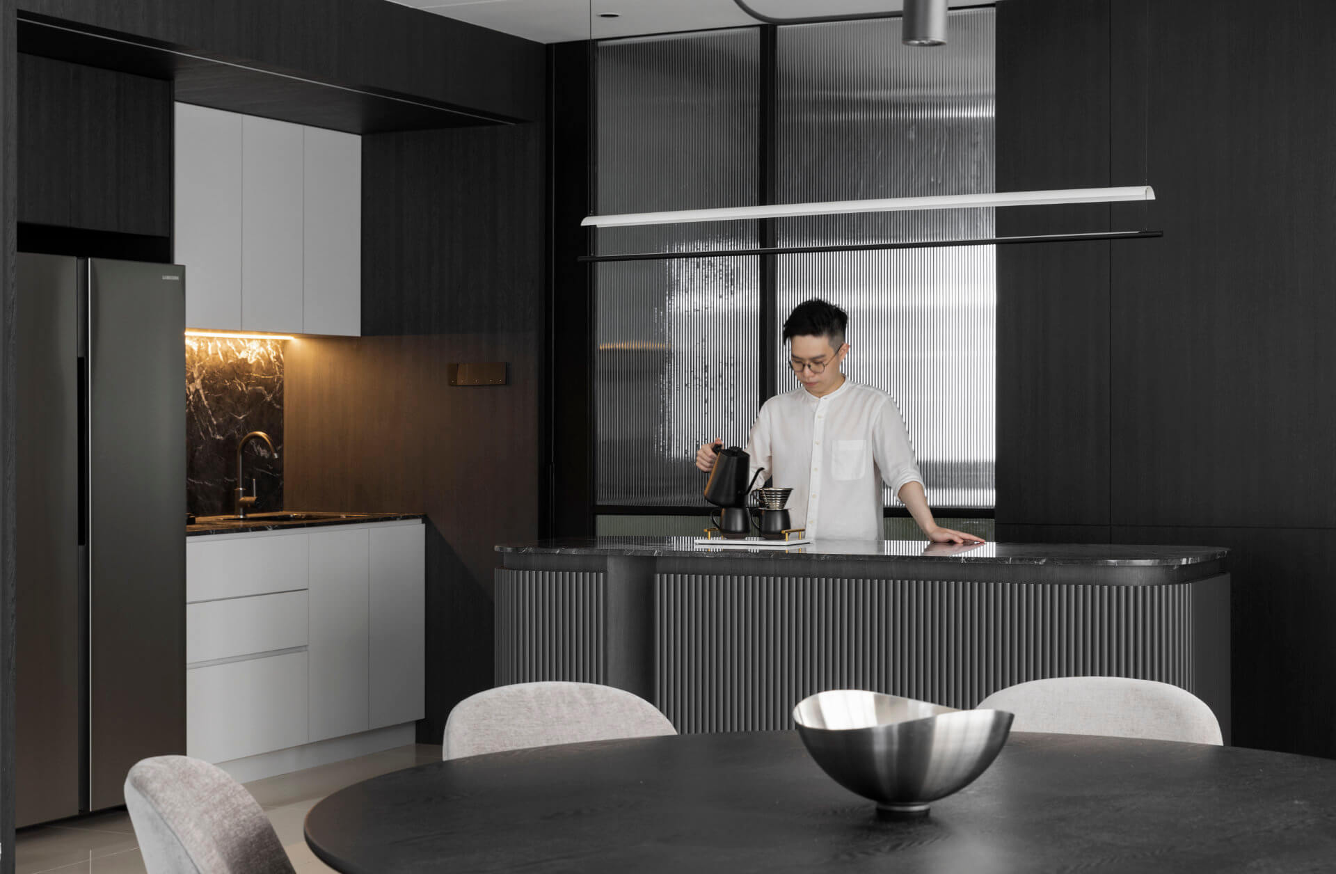 Moody Contemporary 6