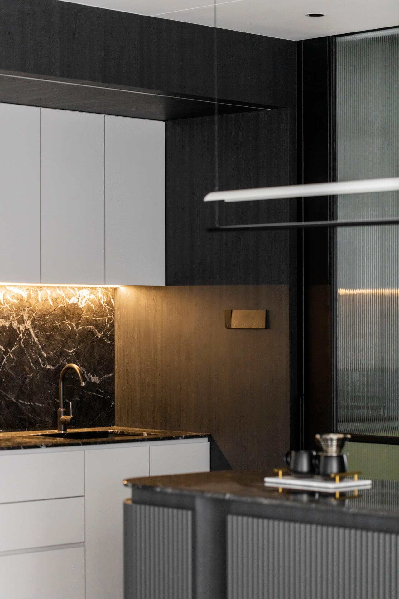 Moody Contemporary 8