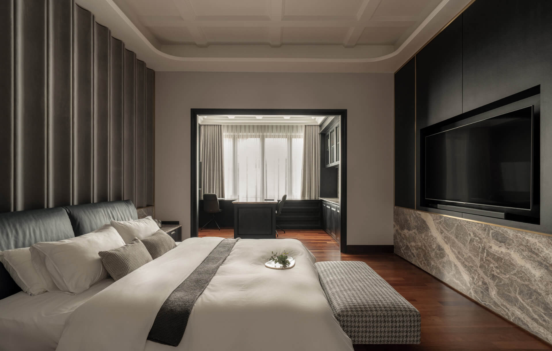 Contour Haus 32