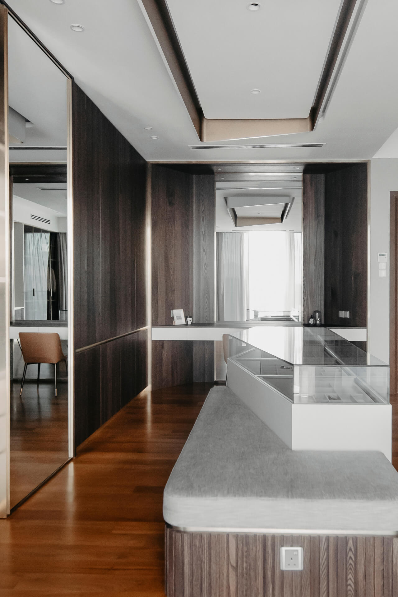 The Understated Luxe 28