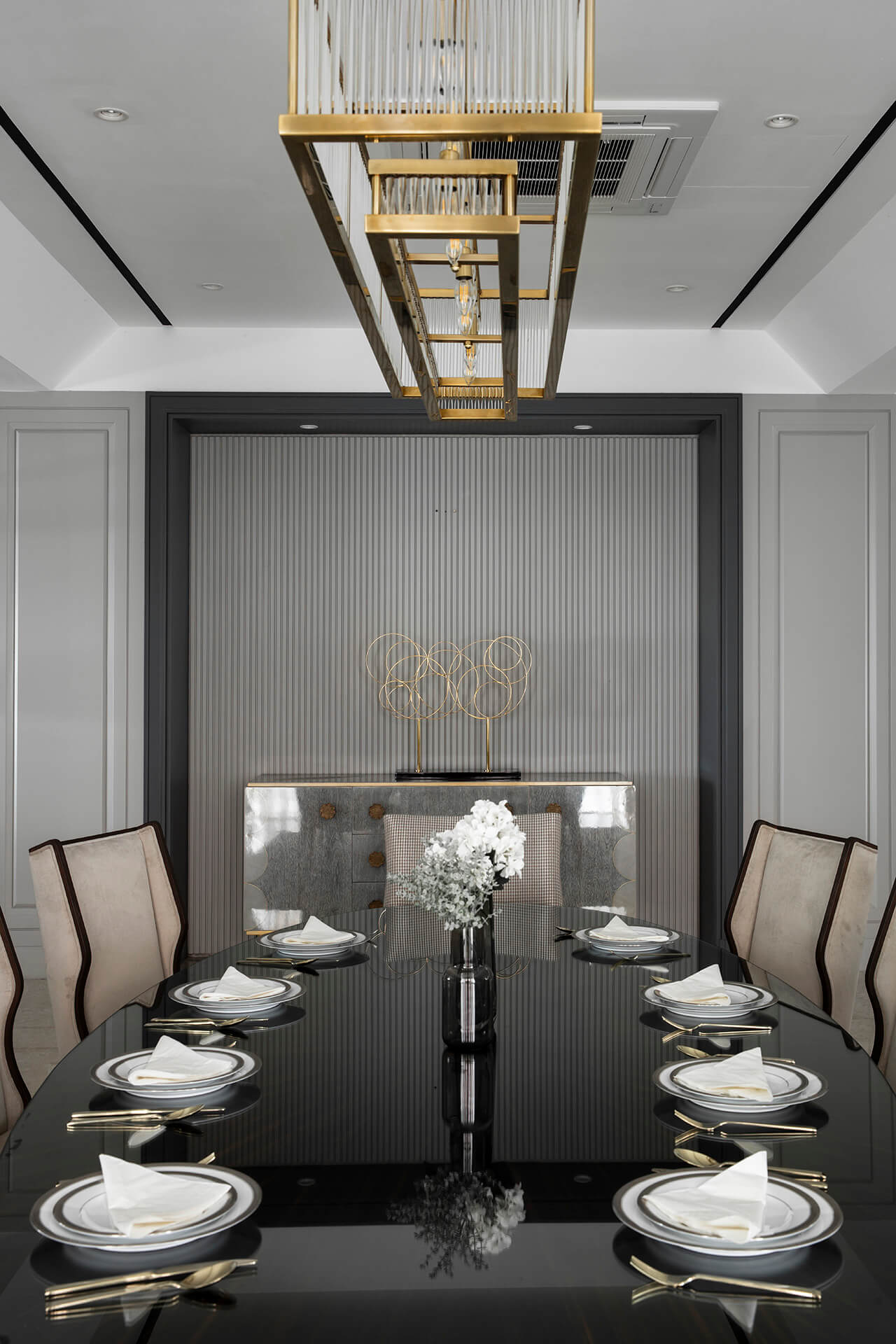 The White Mansion 13