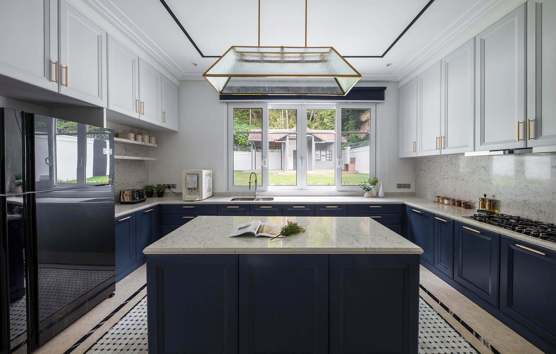 The White Mansion 23