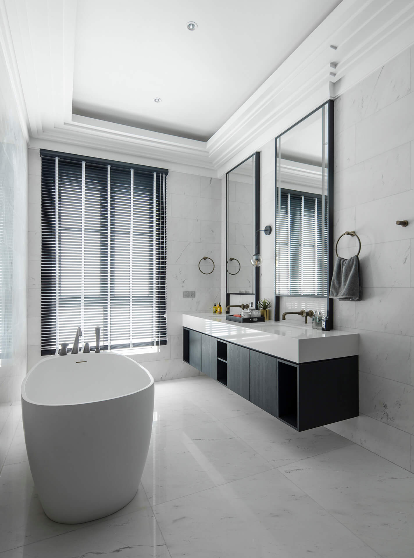 The White Mansion 37