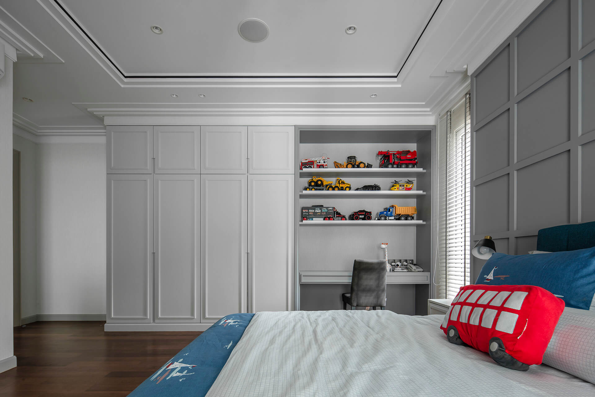 The White Mansion 50