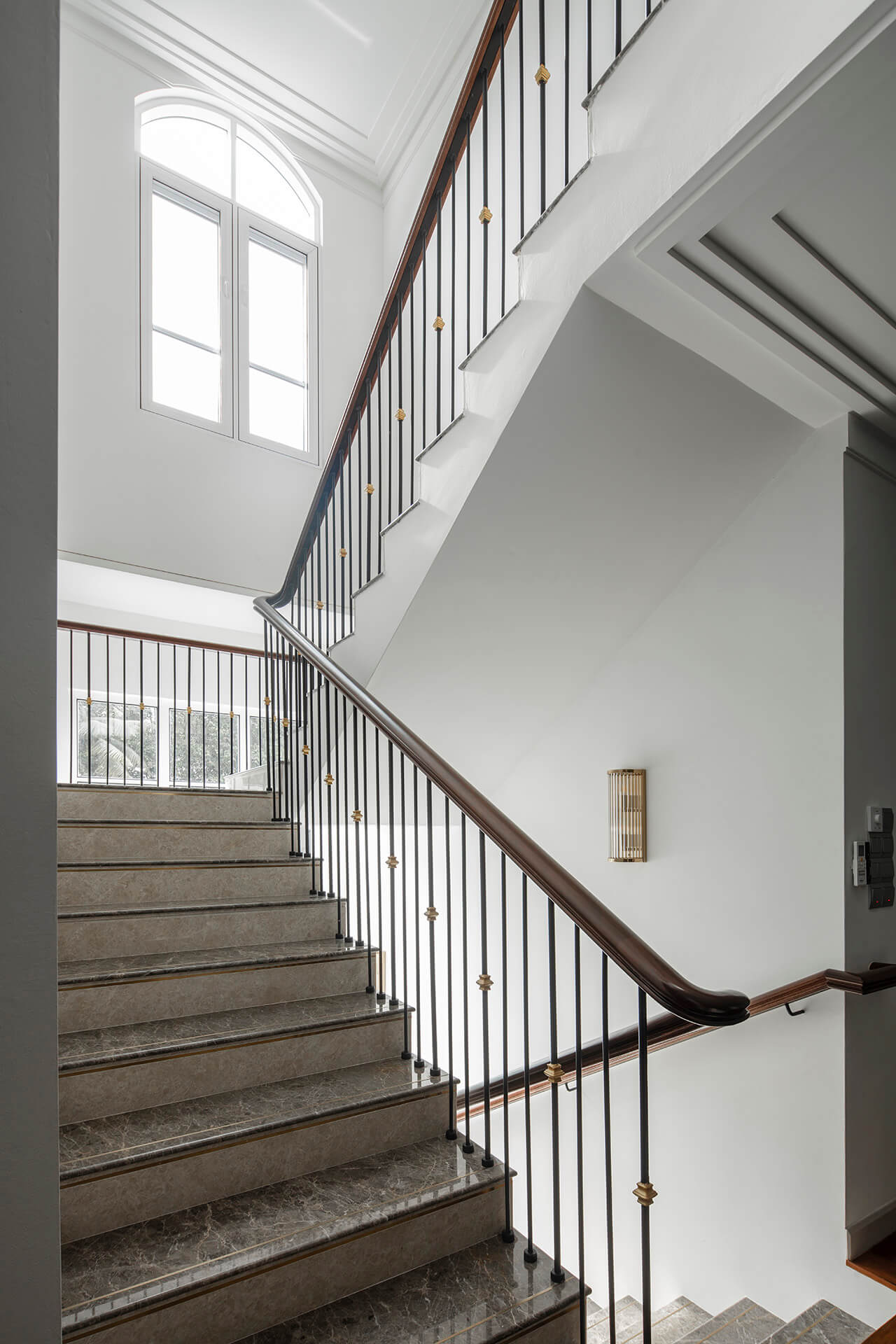 The White Mansion 54