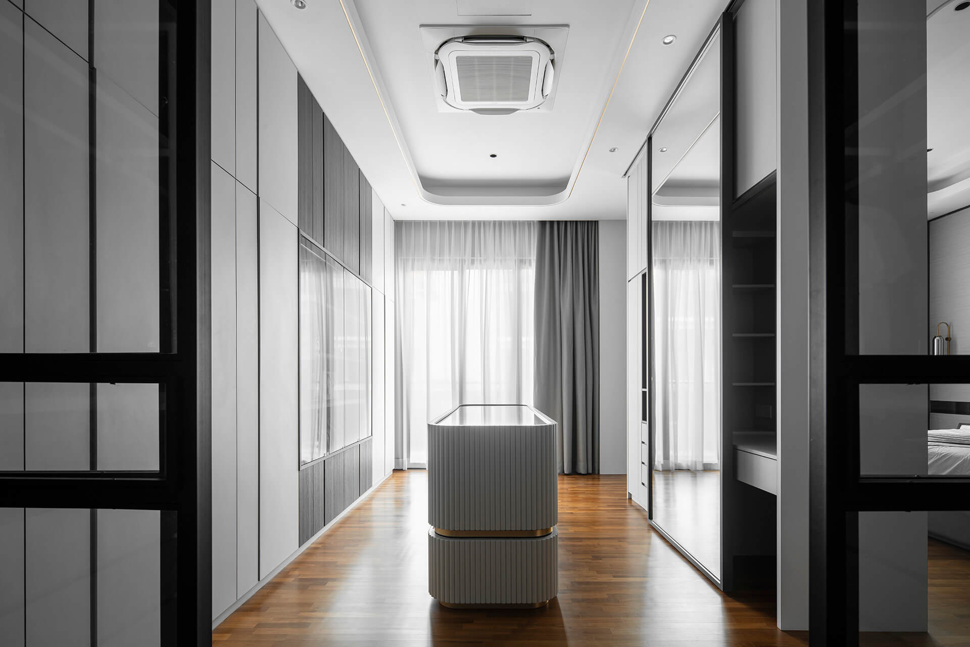 The Modern Grandeur 15